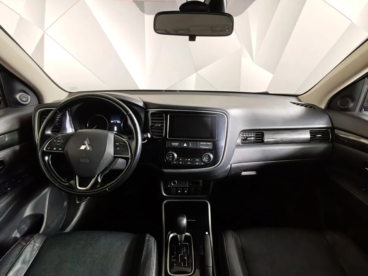 Mitsubishi Outlander 2.0 MIVEC CVT 4WD (146 л.с.) Intense Plus Серебристый в АВИЛОН. Слайд №14