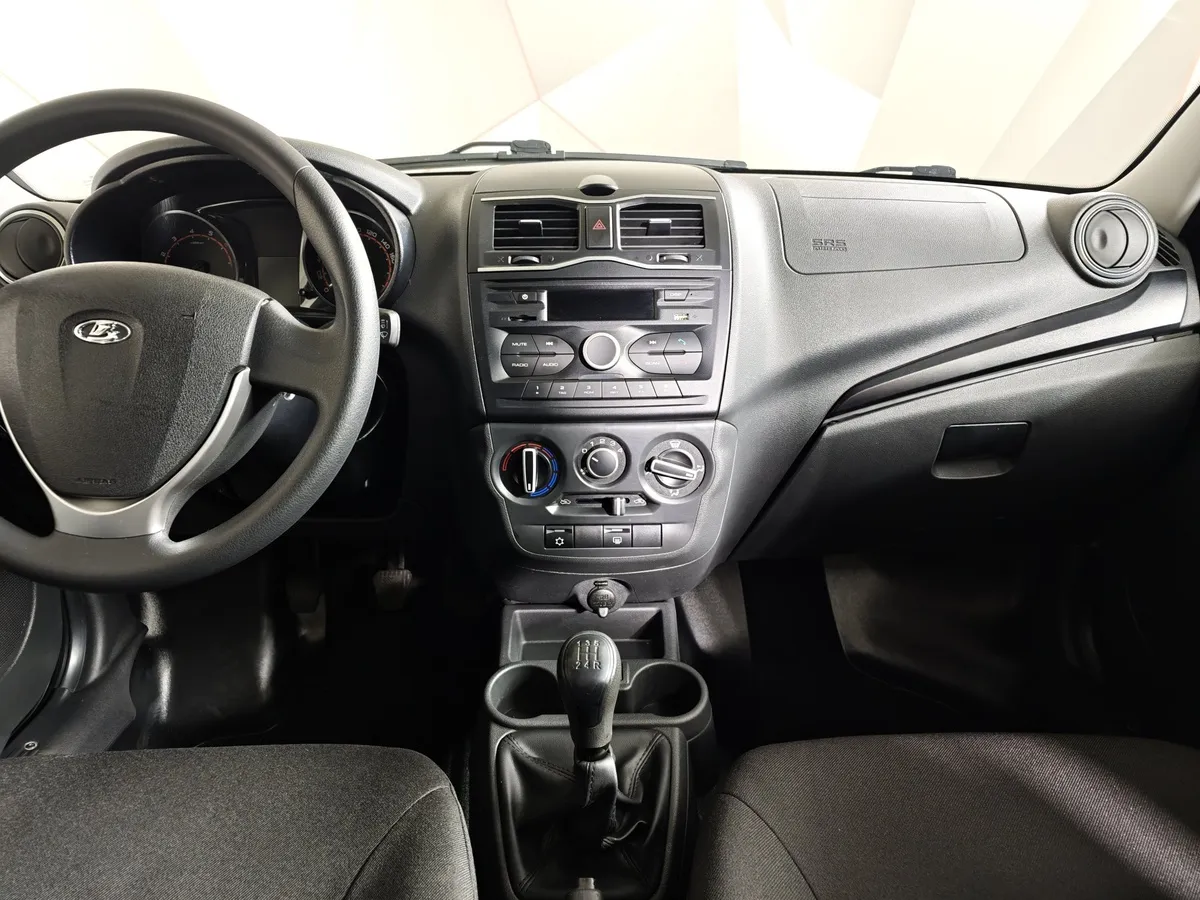 ВАЗ (Lada) Granta 1.6 MT 16кл (106 л.с.) Черный в АВИЛОН. Слайд №15