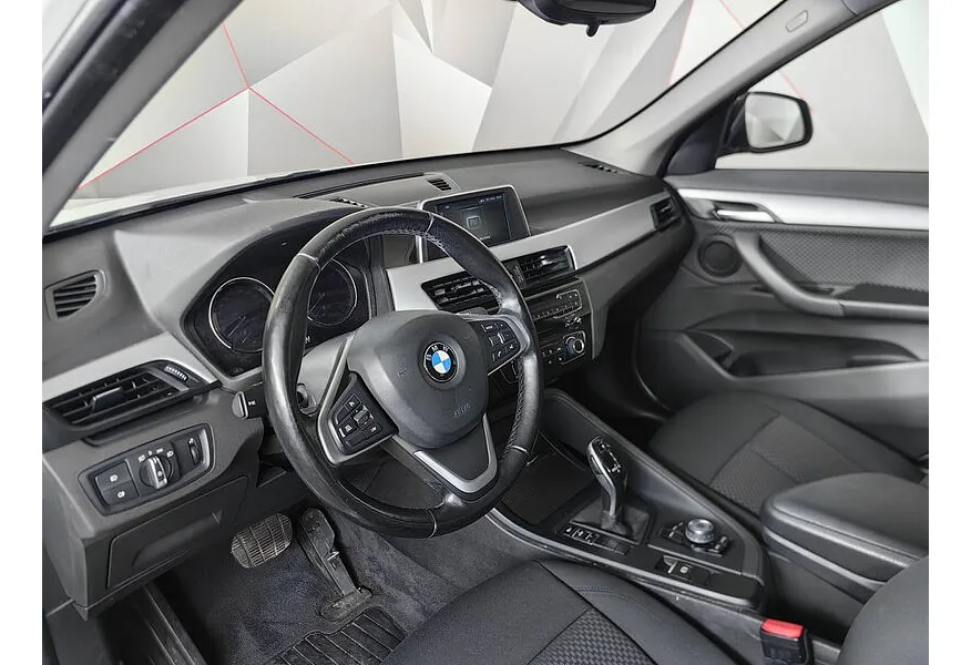 BMW X1 18i sDrive AT (136 л.с.) Белый в АВИЛОН. Слайд №11