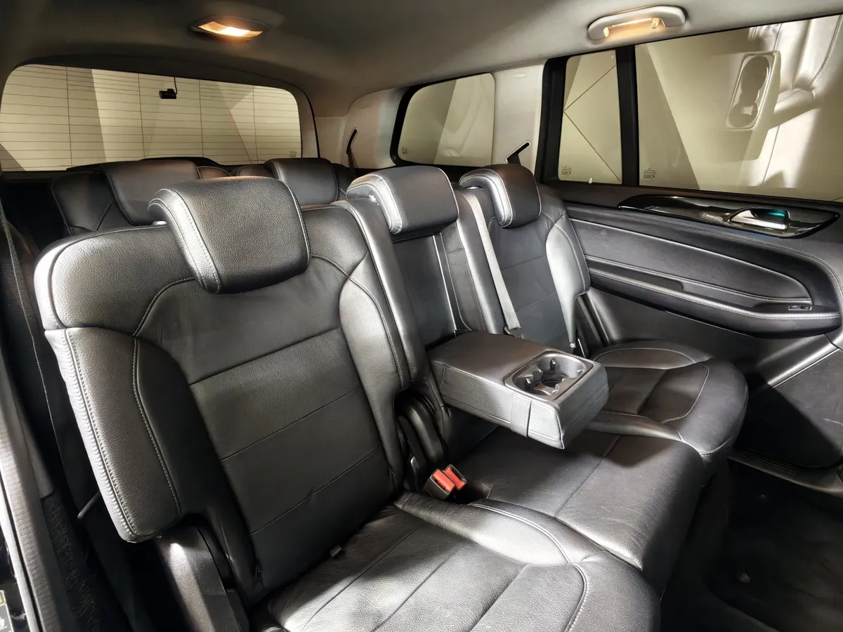 Mercedes-Benz GLS 350 d 4MATIC 9G-TRONIC (249 л.с.) Особая серия Черный в АВИЛОН. Слайд №17