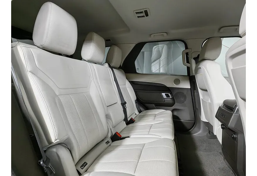 Land Rover Discovery 2.0 SD4 AT 4WD (240 л.с.) Черный в АВИЛОН. Слайд №16