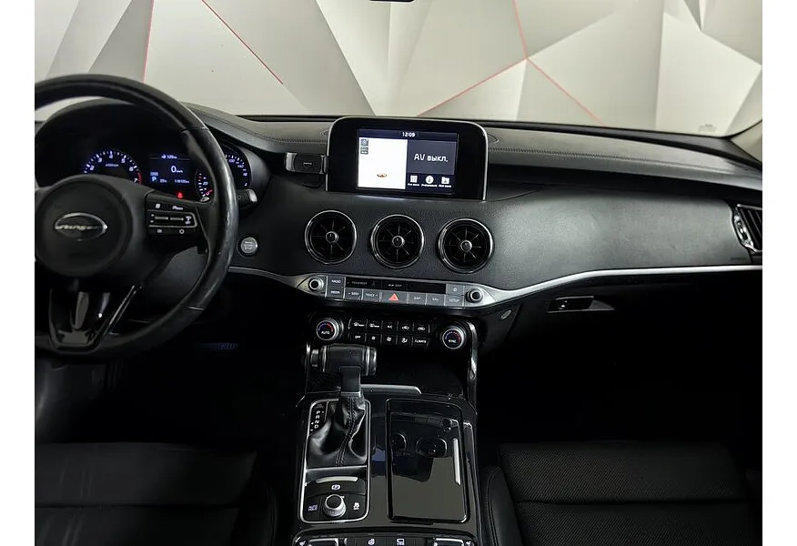 Kia Stinger 2.0 AT AWD (247 л.с.) Prestige Белый в АВИЛОН. Слайд №15