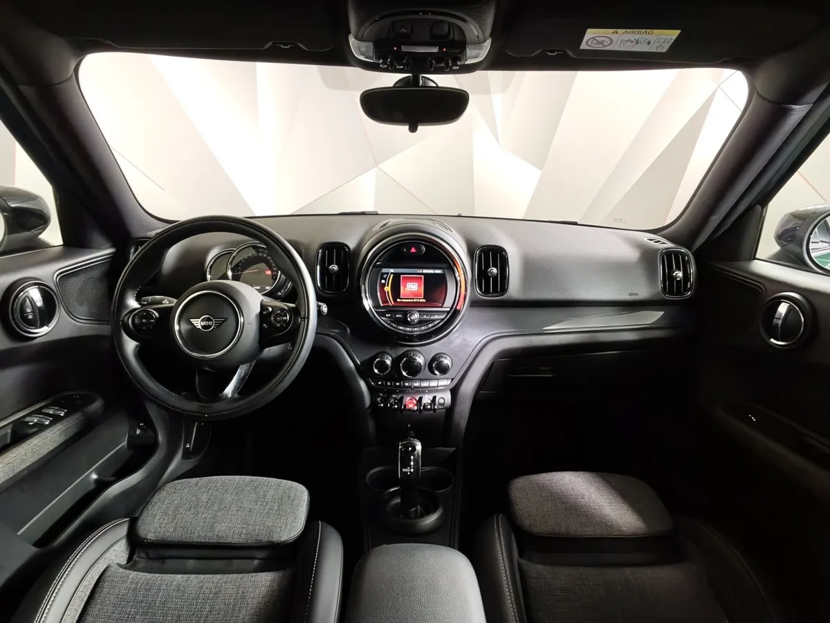 Mini Countryman Cooper 1.5 AT (136 л.с.) Essential Зеленый в АВИЛОН. Слайд №11
