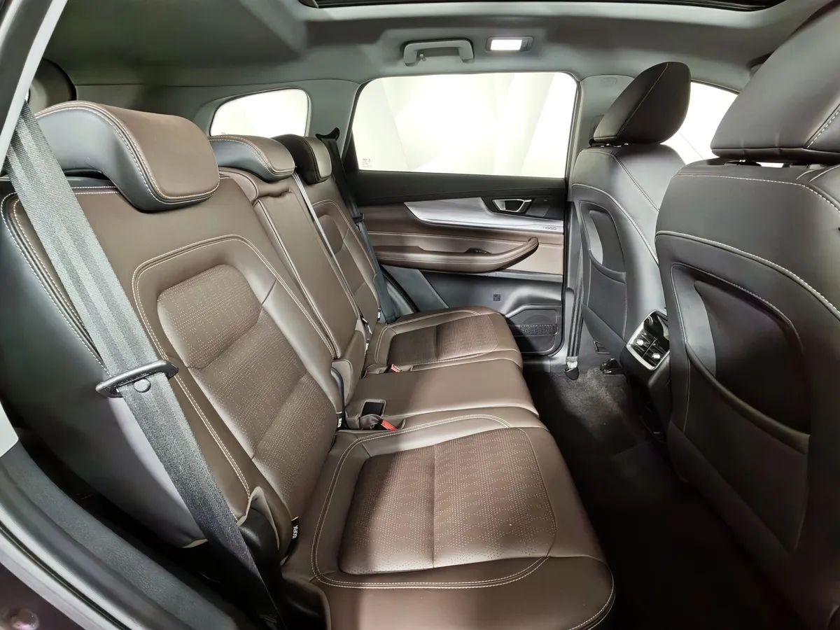 Chery Tiggo 8 Pro 1.6 TGDI DCT7 (186 л.с.) Highline (пакет Ultimate) Фиолетовый в АВИЛОН. Слайд №16
