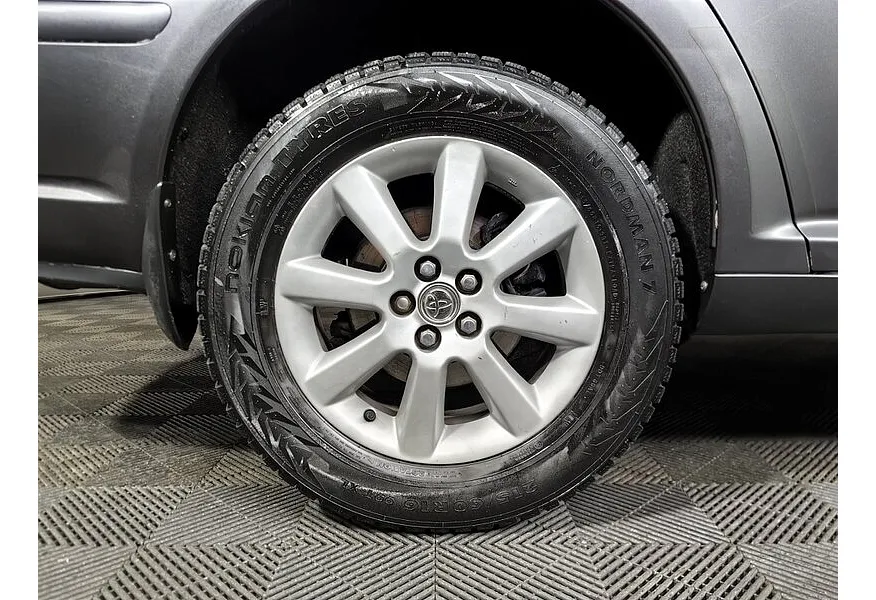 Toyota Avensis 1.8 MT (129 л.с.) Серый в АВИЛОН. Слайд №9