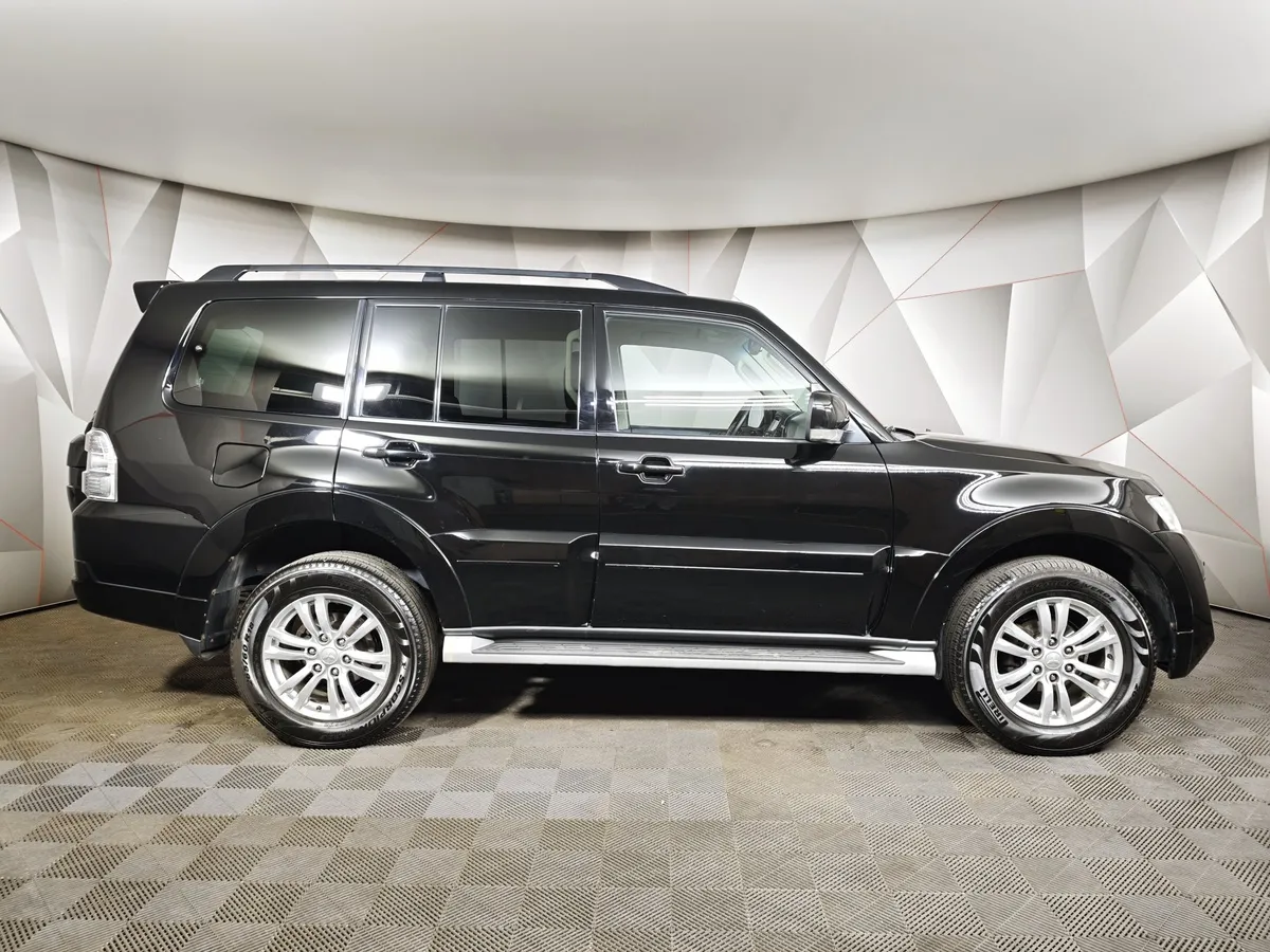 Mitsubishi Pajero 3.0 AT AWD (178 л.с.) Черный в АВИЛОН. Слайд №6