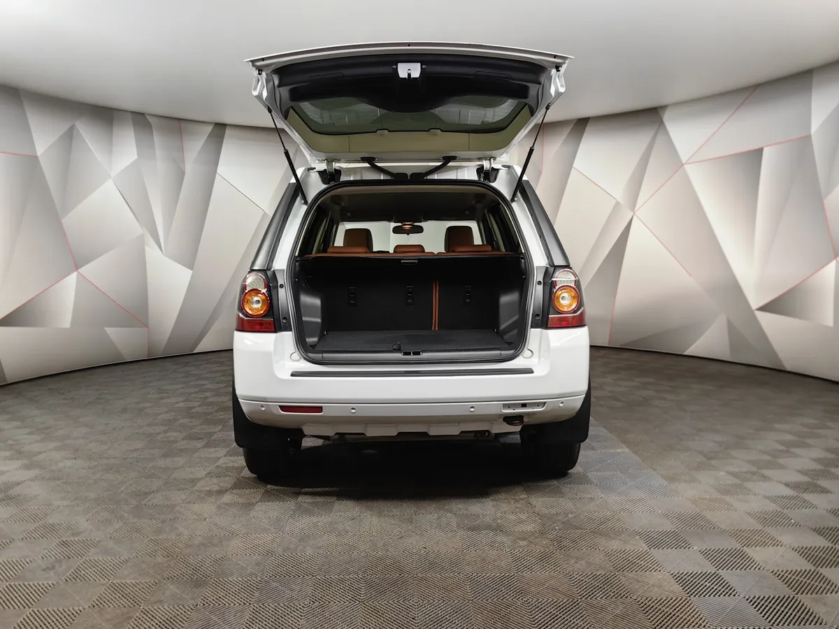 Land Rover Freelander 2.0 Si4 AT 4WD (240 л.с.) HSE Белый в АВИЛОН. Слайд №12