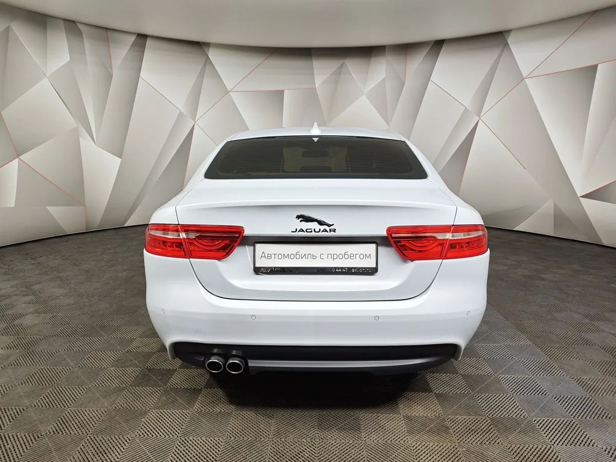 Jaguar XE 2.0 D AT (180 л.с.) Prestige Белый в АВИЛОН. Слайд №8