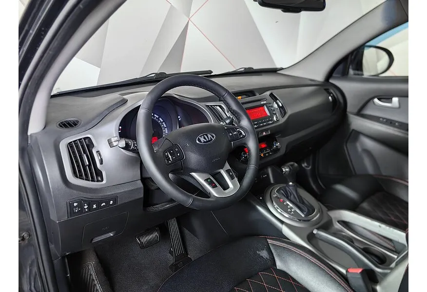 Kia Sportage 2.0 AT 4WD (150 л.с.) Luxe Черный в АВИЛОН. Слайд №18