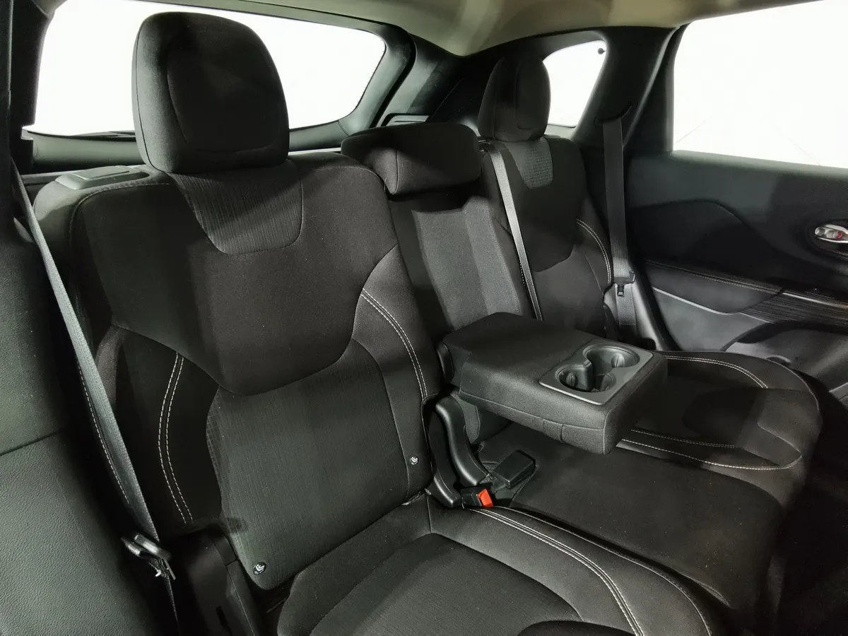 Jeep Cherokee 2.4 Tigershark Multiair AT AWD (177 л.с.) Синий в АВИЛОН. Слайд №16