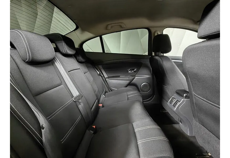 Renault Fluence 1.6 CVT (114 л.с.) Бежевый в АВИЛОН. Слайд №13