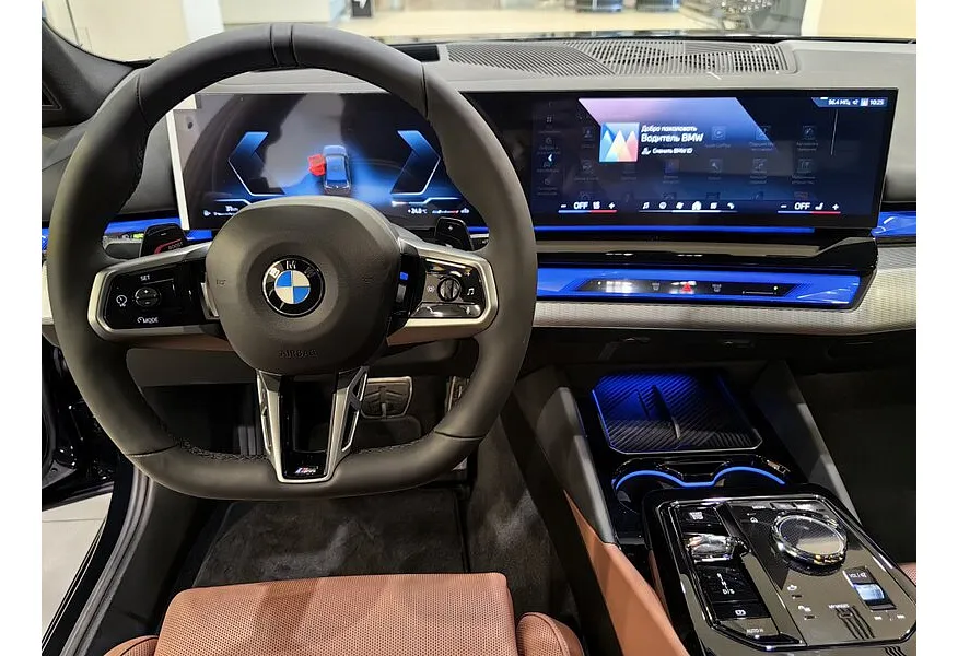 BMW 5 серия 530i xDrive AT (252 л.с.) Черный в АВИЛОН. Слайд №3