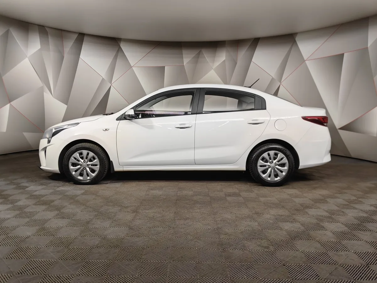 Kia Rio 1.6 AT (123 л.с.) Luxe Белый в АВИЛОН. Слайд №5
