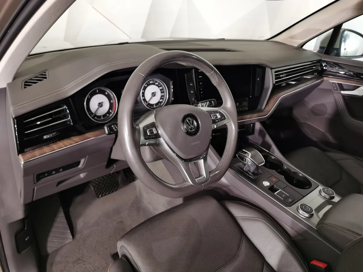 Volkswagen Touareg 3.0 V6 TDI Tiptronic 4Motion (249 л.с.) Business Elegance Бежевый в АВИЛОН. Слайд №18
