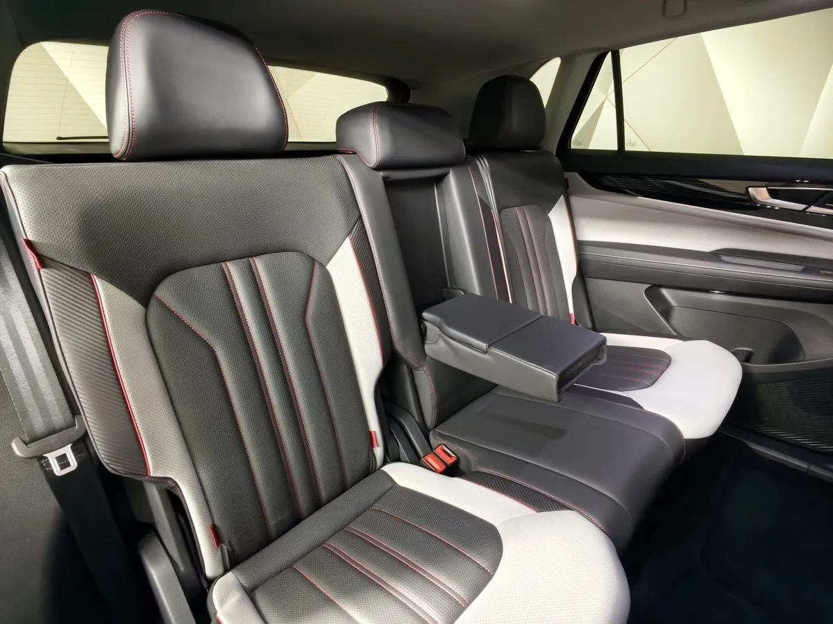 Volkswagen Teramont X 2.0 7DSG AWD (220 л.с.) Черный в АВИЛОН. Слайд №17