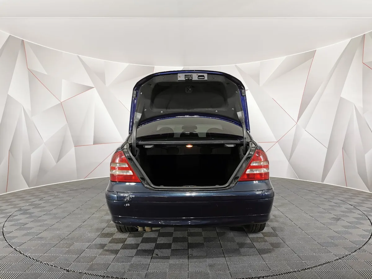 Mercedes-Benz C-Класс C 180 Kompressor AT (143 л.с.) Черный в АВИЛОН. Слайд №11