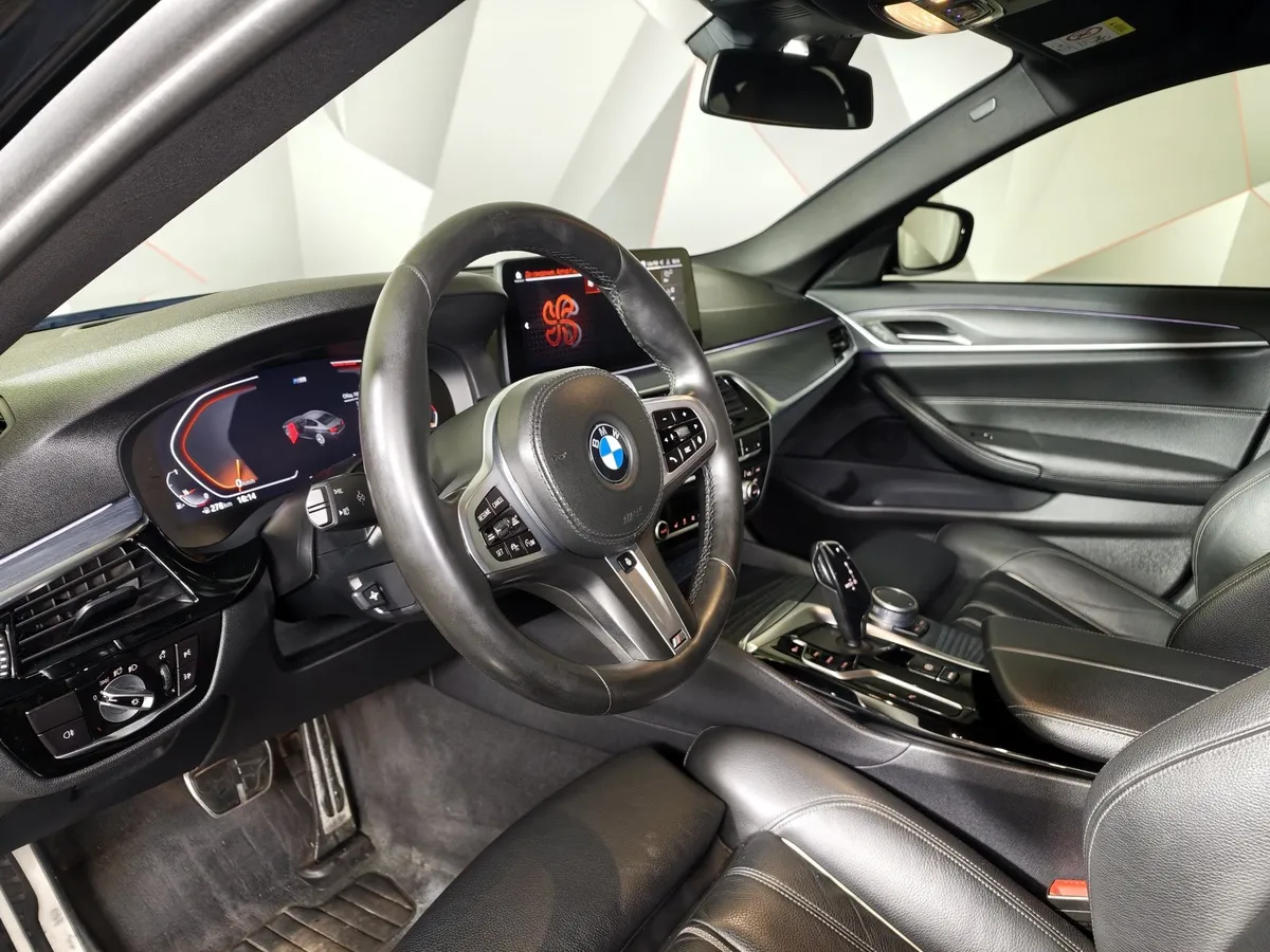 BMW 5 серия 530i xDrive Steptronic (249 л.с.) M Sport Plus Черный в АВИЛОН. Слайд №12