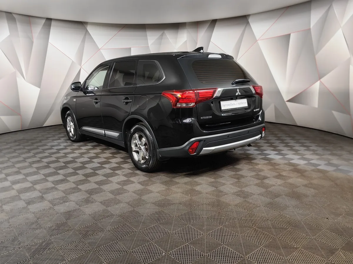 Mitsubishi Outlander 2.0 CVT (146 л.с.) Invite Черный в АВИЛОН. Слайд №4