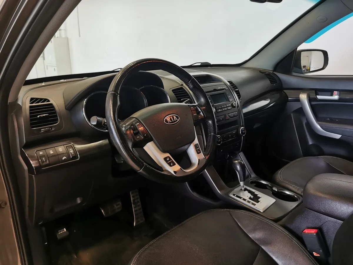Kia Sorento 2.4 AT 4WD (175 л.с.) Comfort Бежевый в АВИЛОН. Слайд №18