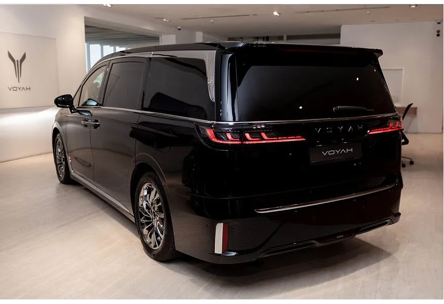 Voyah Dream EVR long range 1.5 AT AWD (422 л.с.) Executive Черный в АВИЛОН. Слайд №4