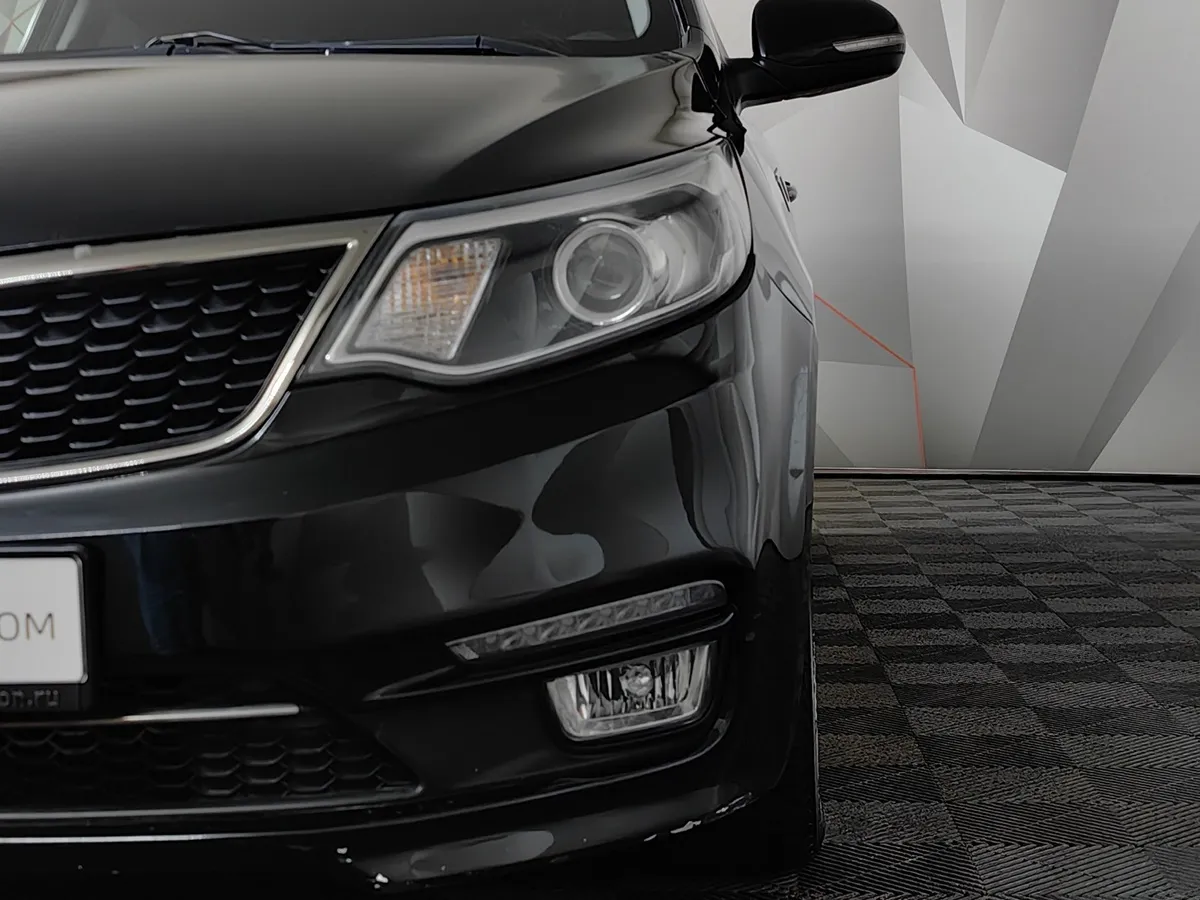 Kia Rio 1.6 AT (123 л.с.) Черный в АВИЛОН. Слайд №10