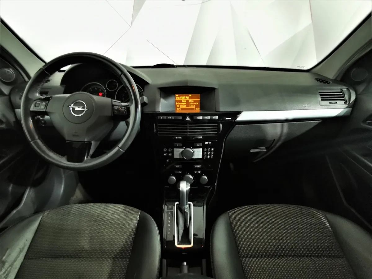 Opel Astra 1.8 AT (140 л.с.) base Черный в АВИЛОН. Слайд №13
