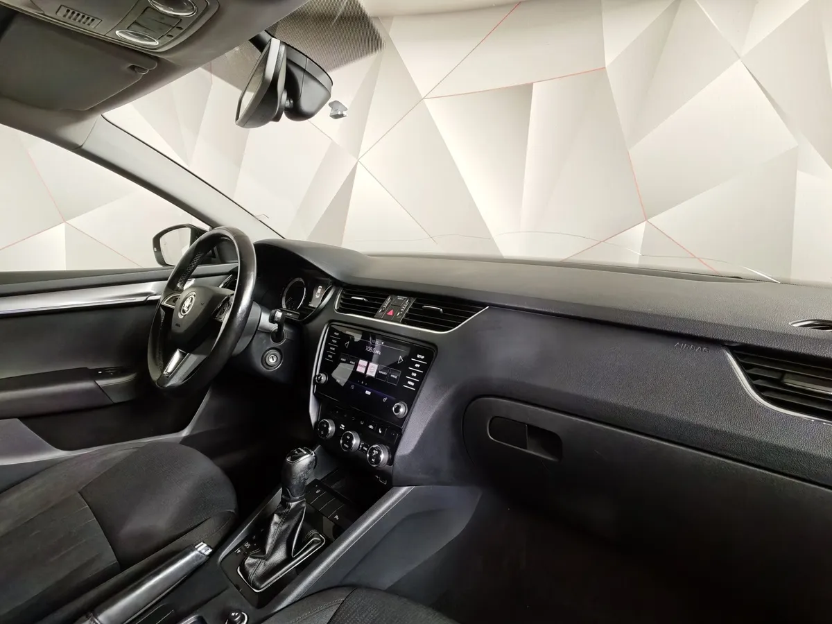 Skoda Octavia 1.6 AT (110 л.с.) Черный в АВИЛОН. Слайд №13