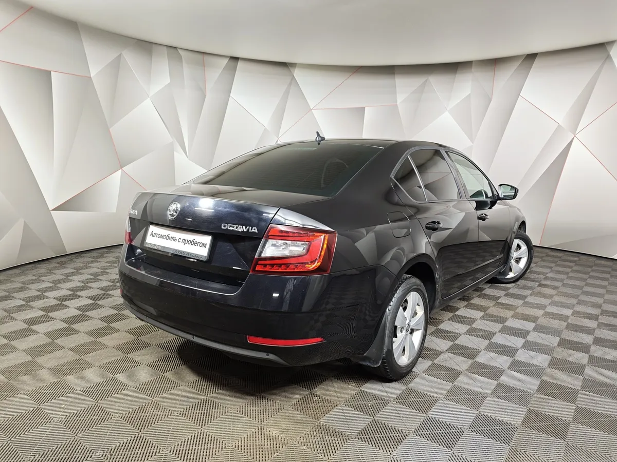 Skoda Octavia 1.6 AT (110 л.с.) Черный в АВИЛОН. Слайд №2