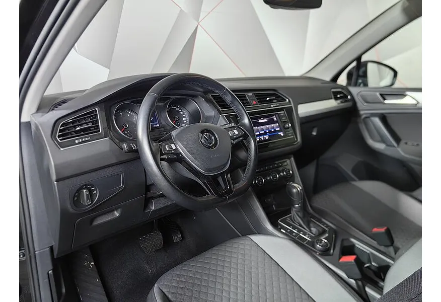 Volkswagen Tiguan 2.0 TSI 4Motion DSG (180 л.с.) Comfortline Черный в АВИЛОН. Слайд №19