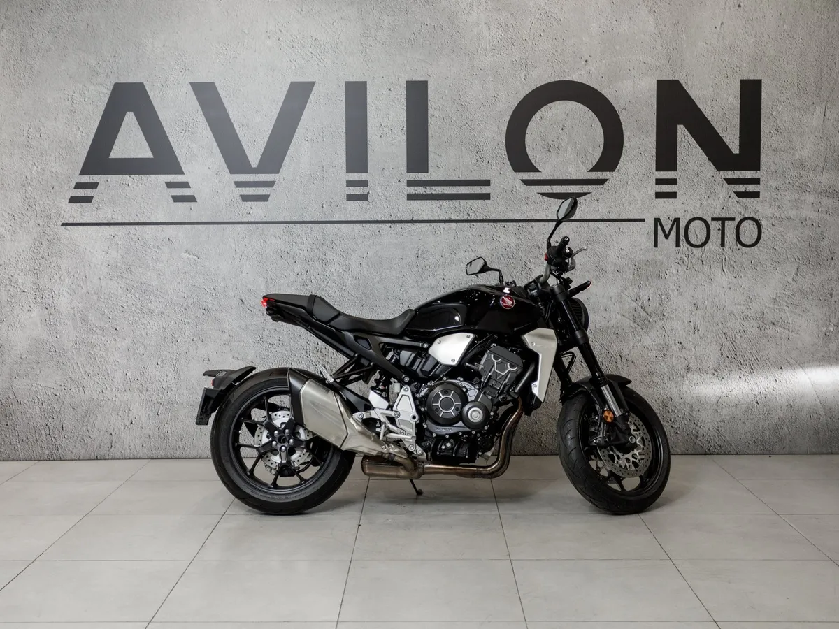 Honda CB1000 R 998 см³ (145 л.с.) 998 Черный в АВИЛОН. Слайд №4