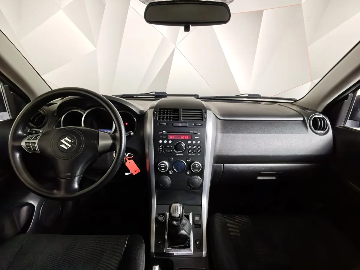 Suzuki Grand Vitara 1.6 MT AWD (106 л.с.) JX-A Черный в АВИЛОН. Слайд №13