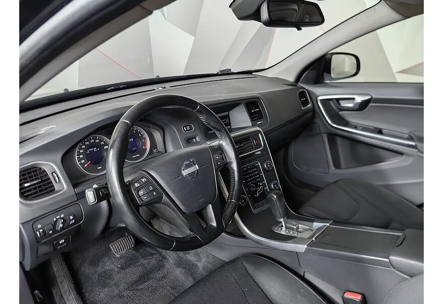 Volvo S60 1.6 T4 Turbo Powershift (180 л.с.) Черный в АВИЛОН. Слайд №17