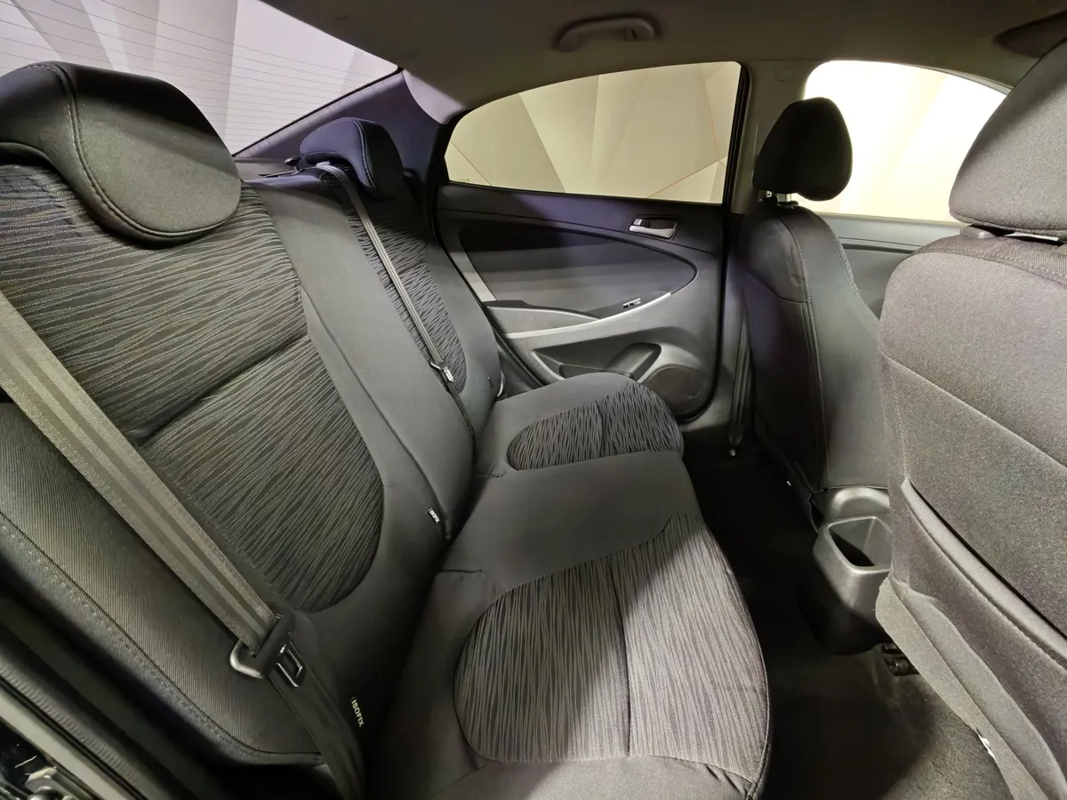 Hyundai Solaris 1.6 MT (123 л.с.) Comfort Черный в АВИЛОН. Слайд №16