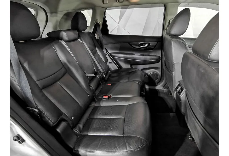 Nissan X-Trail 2.5 CVT AWD (171 л.с.) Серебристый в АВИЛОН. Слайд №12