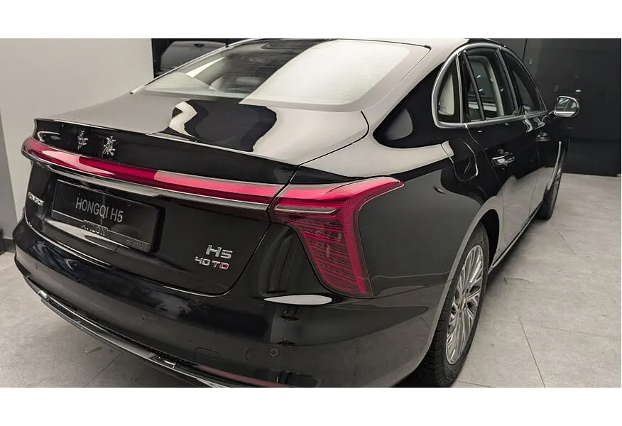 Hongqi H5 2.0 AT (218 л.с.) Deluxe Plus Черный в АВИЛОН. Слайд №7