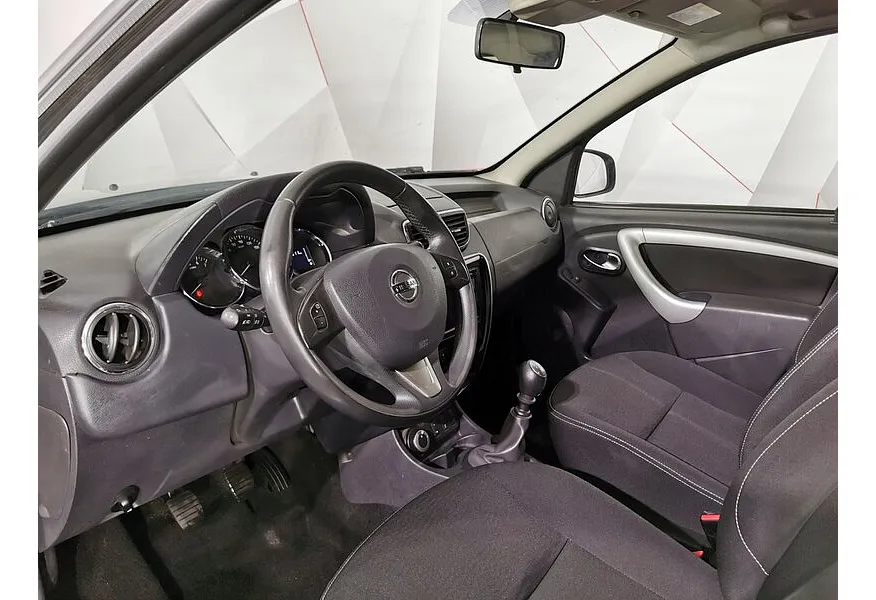 Nissan Terrano 2.0 MT AWD (143 л.с.) Серый в АВИЛОН. Слайд №19