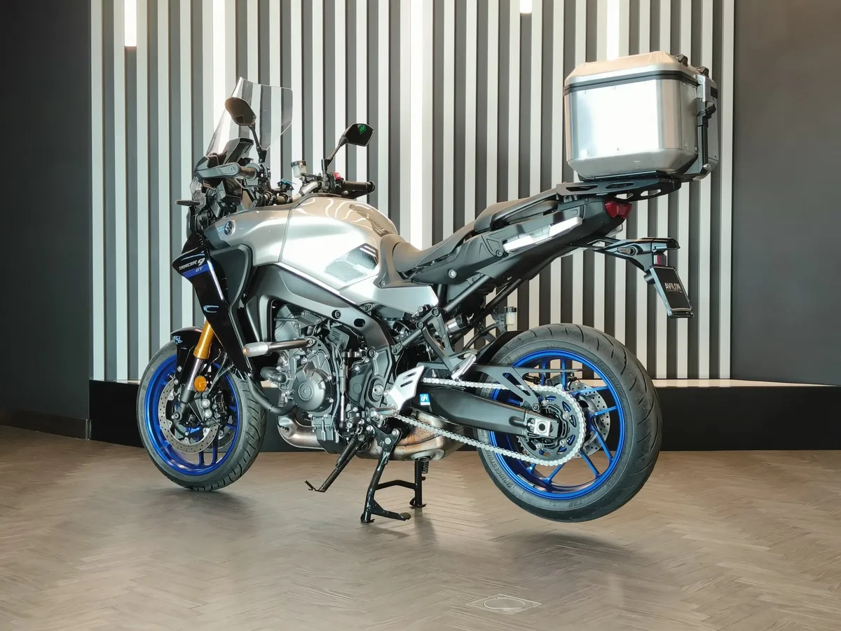 Yamaha Tracer 900 847 см³ (115 л.с.) (115) 847 Серебристый в АВИЛОН. Слайд №3