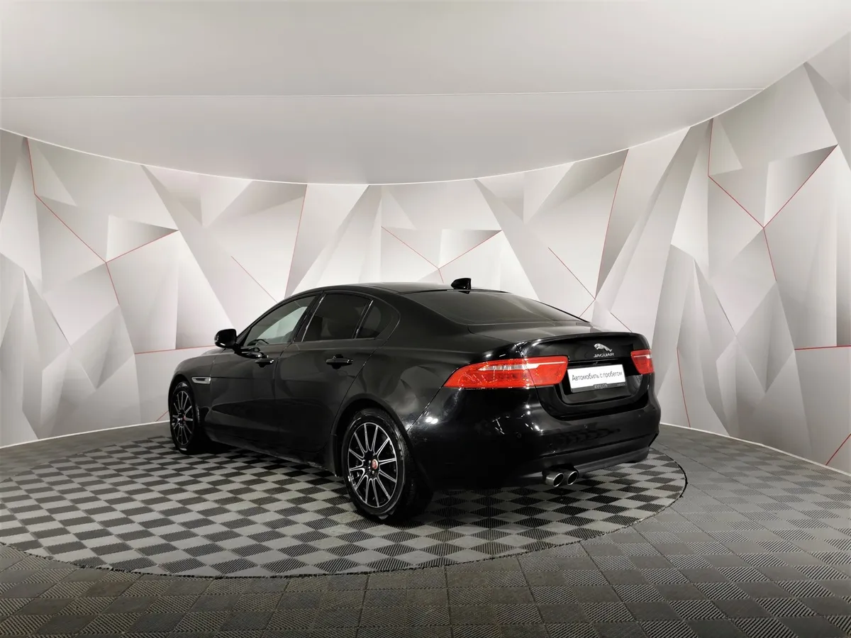 Jaguar XE 2.0 D AT AWD (180 л.с.) Prestige Черный в АВИЛОН. Слайд №4