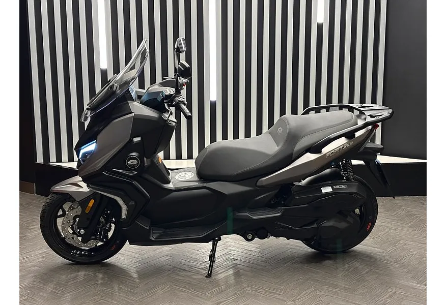 LIVE. Слайд №2