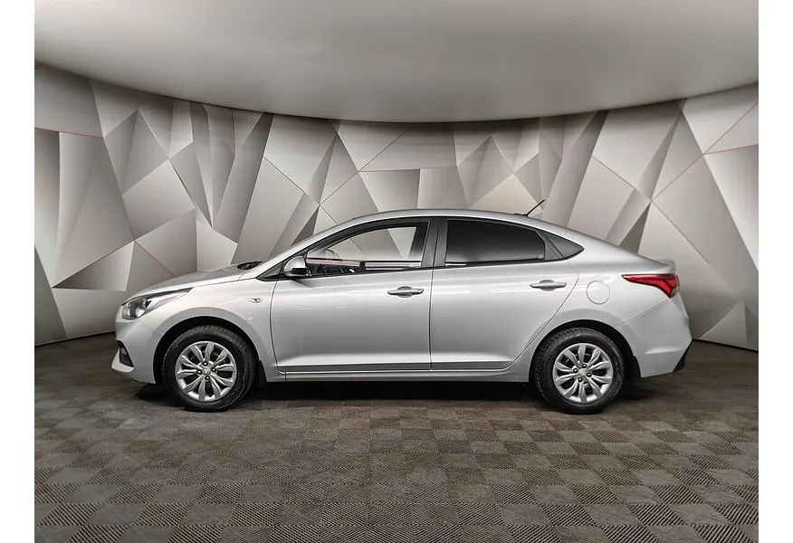 Hyundai Solaris 1.6 MT (123 л.с.) Серебристый в АВИЛОН. Слайд №5