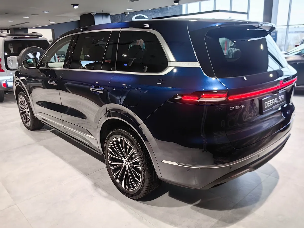 Deepal S09 1.5h AT 4WD (492 л.с.) 5 мест Techno Синий в АВИЛОН. Слайд №4