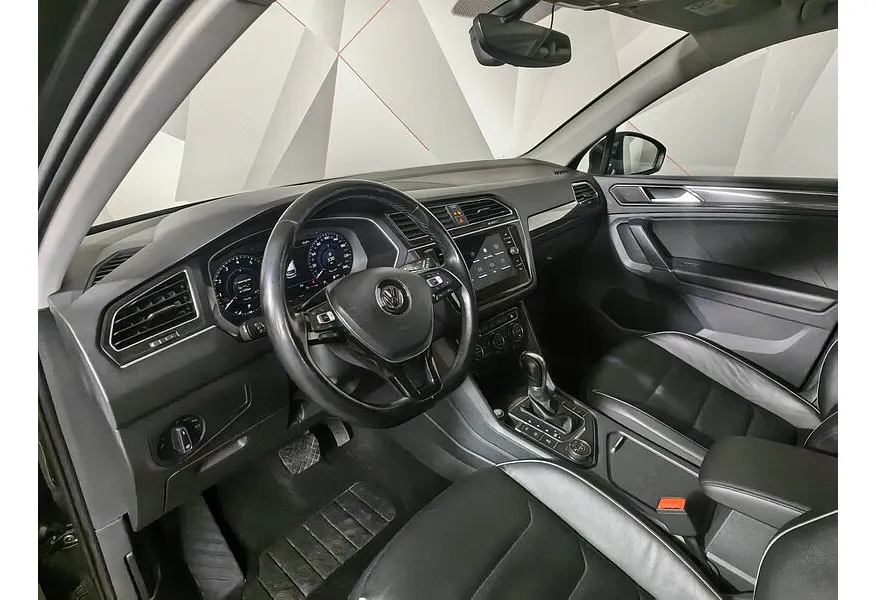 Volkswagen Tiguan 2.0 TSI 4Motion DSG (180 л.с.) Highline Черный в АВИЛОН. Слайд №18