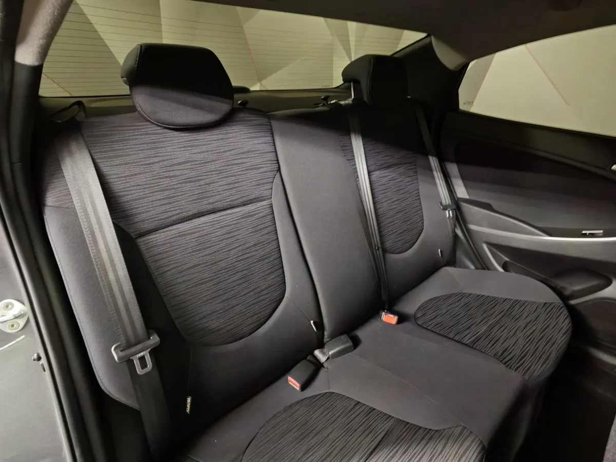 Hyundai Solaris 1.6 MT (123 л.с.) Comfort Серый в АВИЛОН. Слайд №17