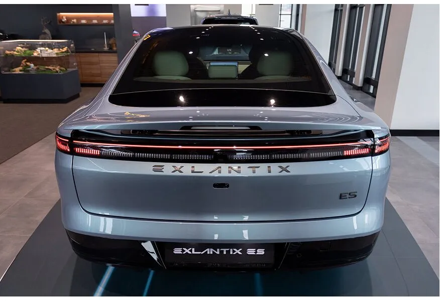 LIVE. Слайд №5