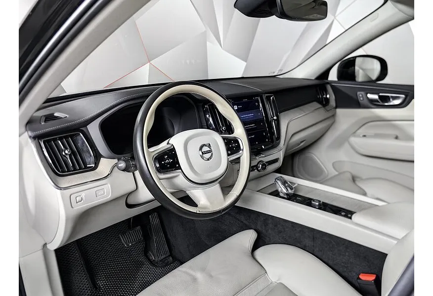 Volvo XC60 2.0 T5 AT AWD (249 л.с.) Черный в АВИЛОН. Слайд №18
