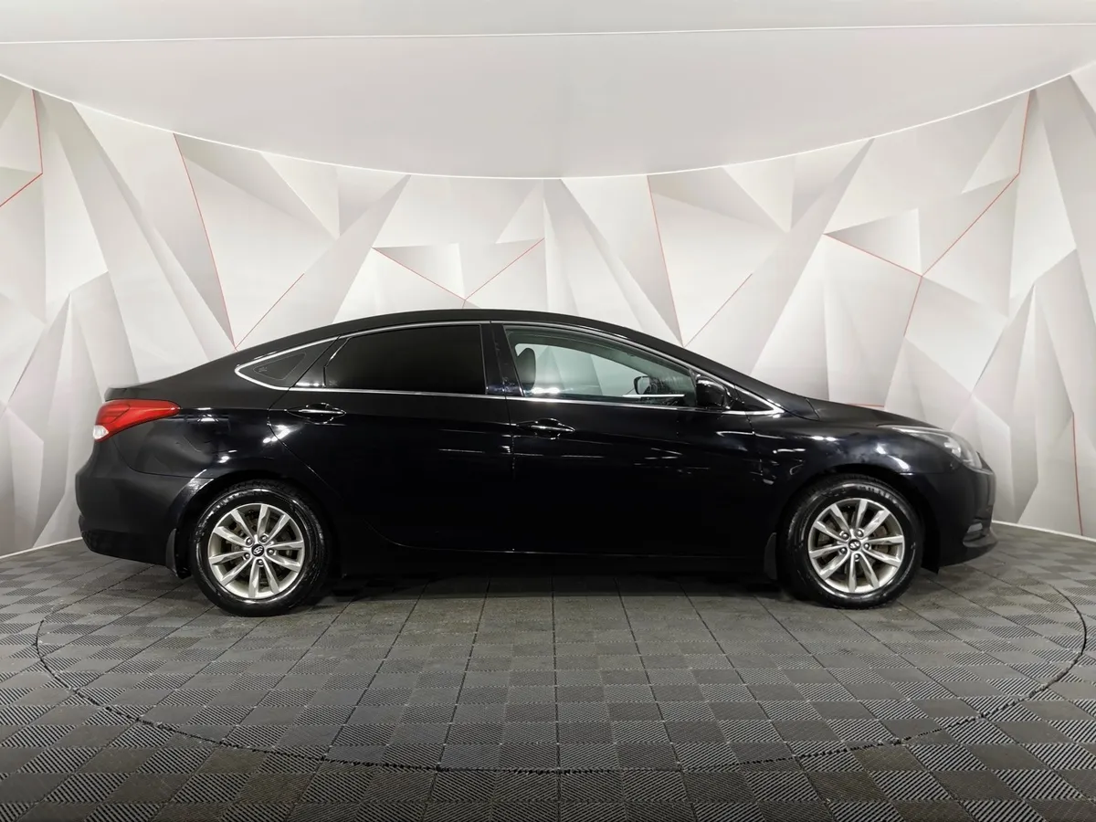 Hyundai i40 2.0 AT (150 л.с.) Business Черный в АВИЛОН. Слайд №6