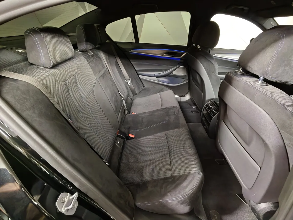 BMW 5 серия 530i xDrive Steptronic (249 л.с.) Черный в АВИЛОН. Слайд №14 BMW 5 серия 530i xDrive Steptronic (249 л.с.) Черный в АВИЛОН. Слайд №14
