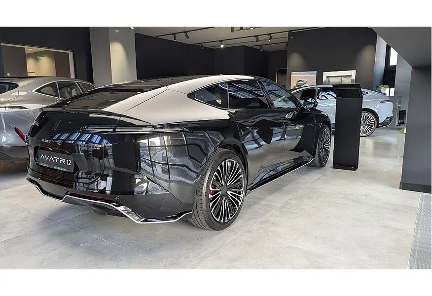Avatr 12 AT 4WD (578 л.с.) Dual Motor Dynamic Pro Черный в АВИЛОН. Слайд №6