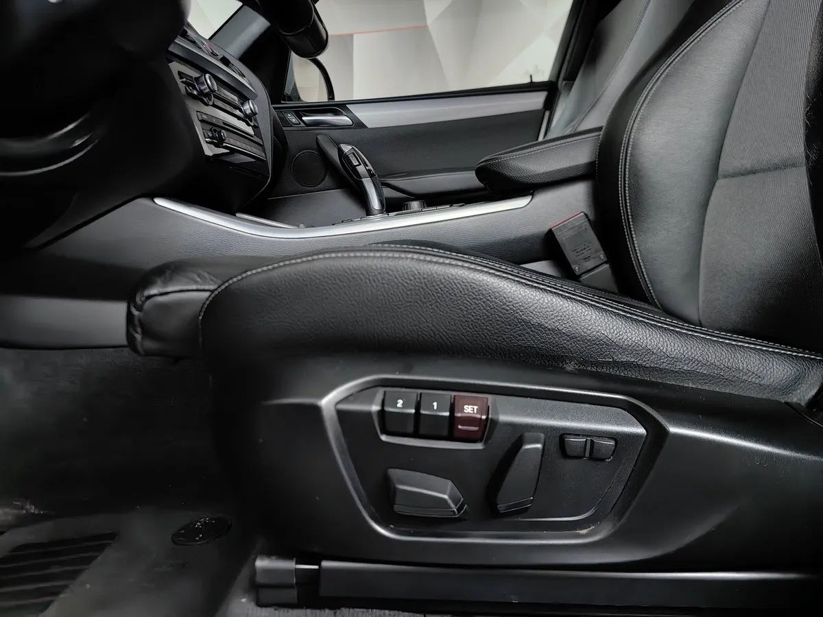 BMW X3 xDrive20i AT (184 л.с.) Белый в АВИЛОН. Слайд №17