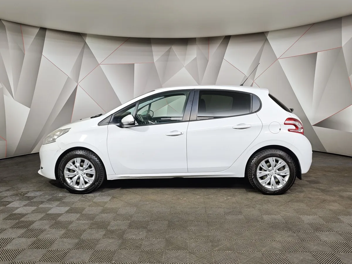 Peugeot 208 1.2 VTi ETG (82 л.с.) Белый в АВИЛОН. Слайд №5